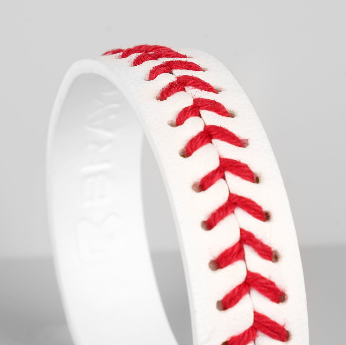 BRAYCE Baseball bracelet detail 02