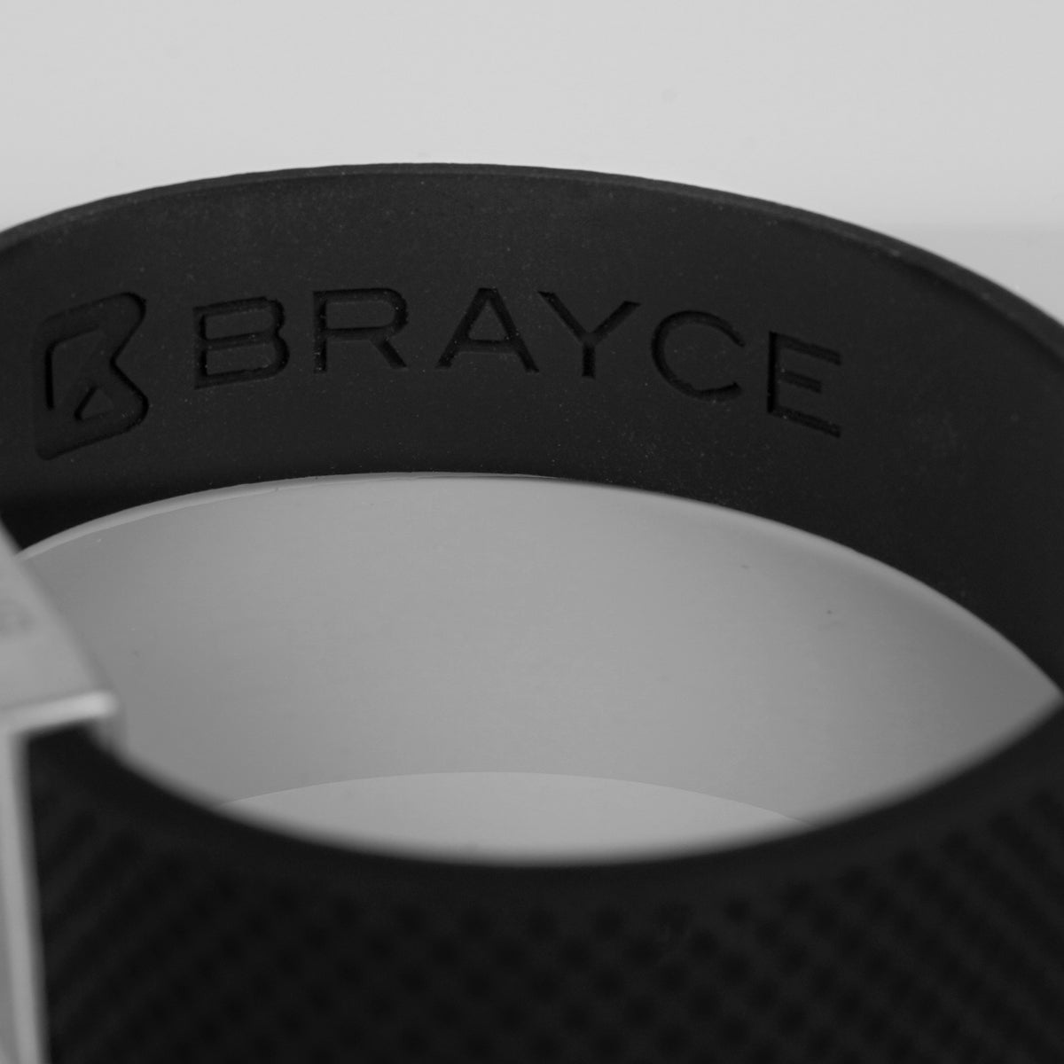 BRAYCE Puck bracelet detail 03